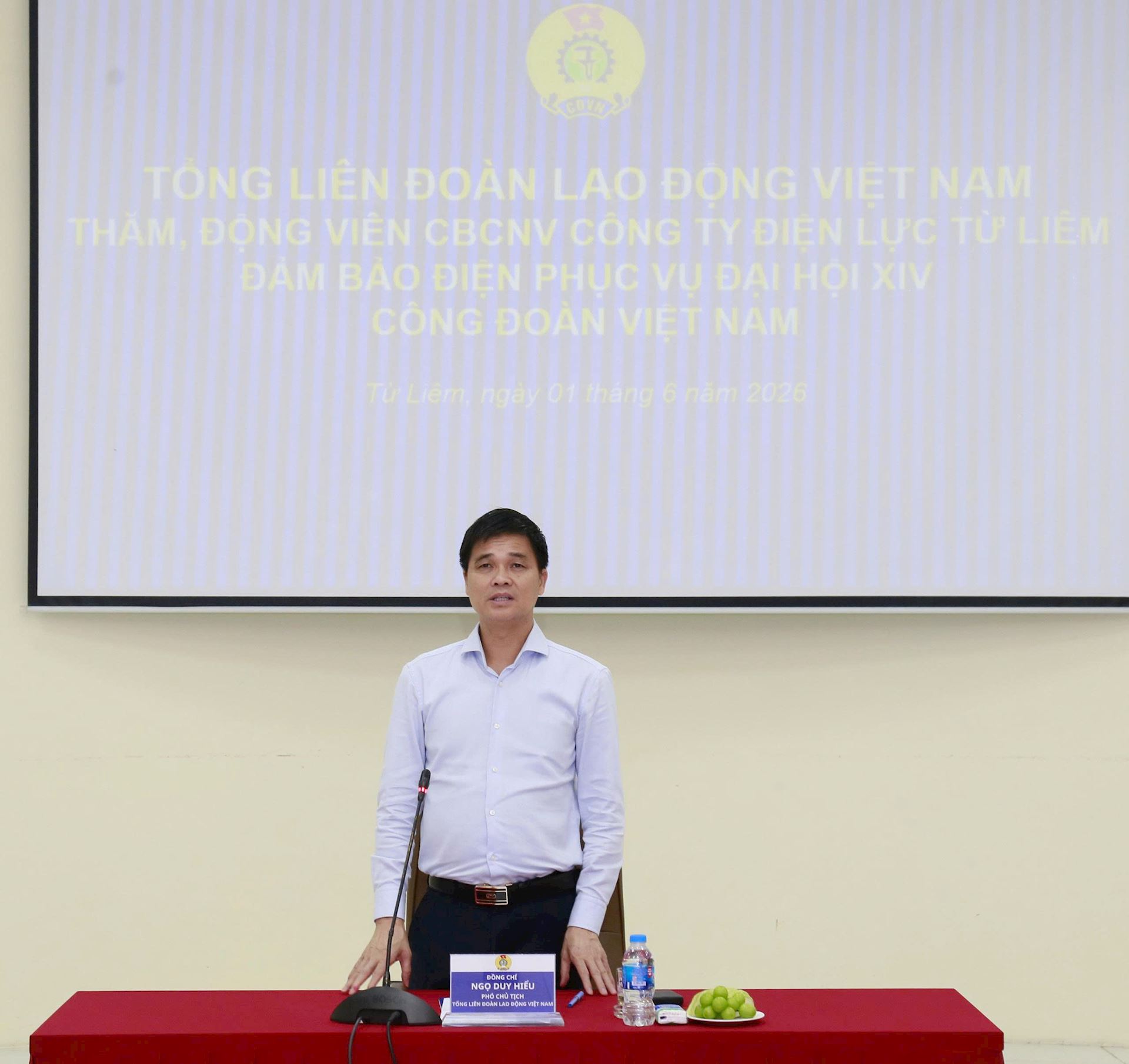 Thăm hỏi, động viên đoàn viên, người lao động đảm bảo điện Đại hội XIV Công đoàn Việt Nam 1