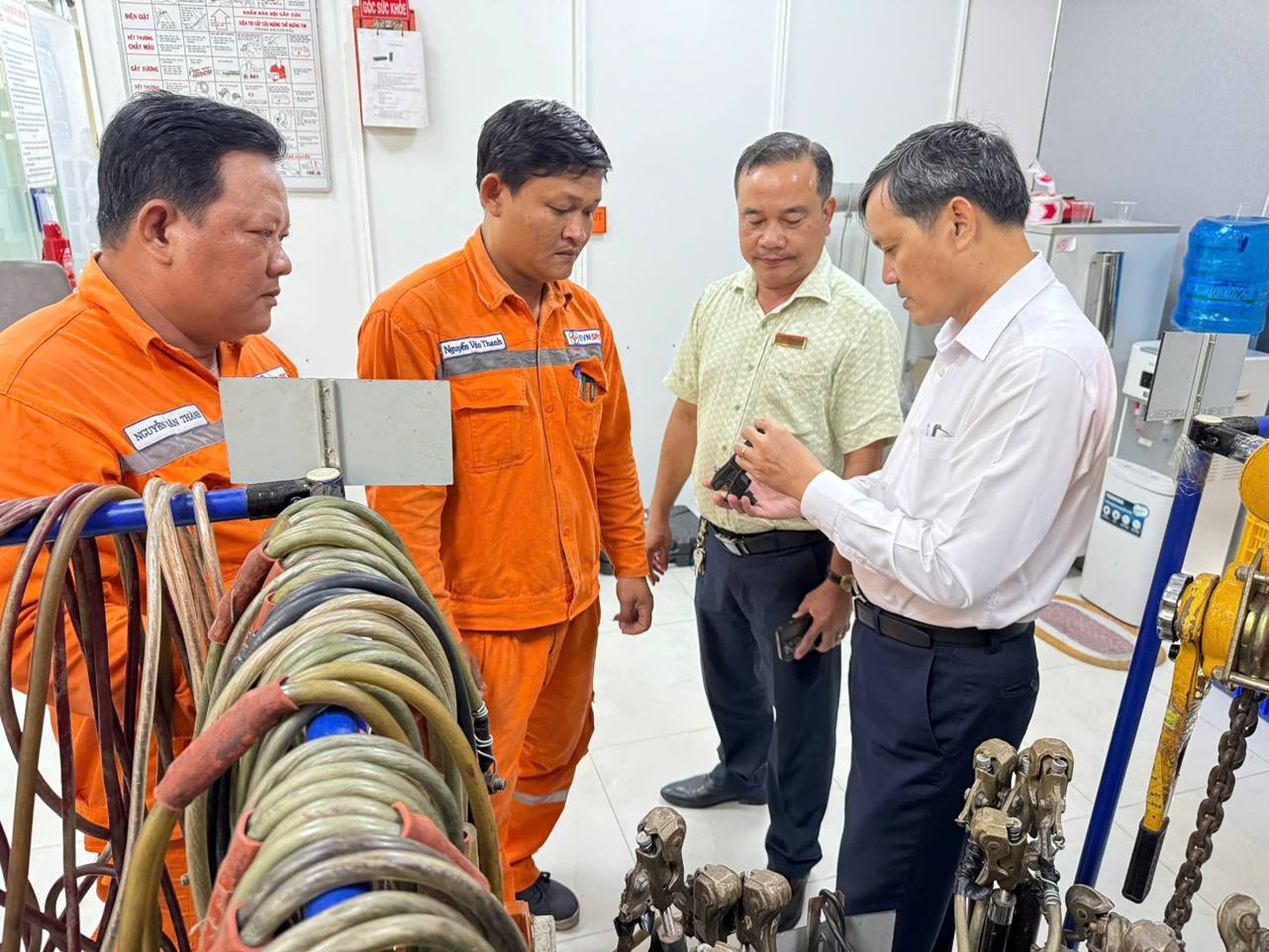 Tháng công nhân tại PC Vĩnh Long