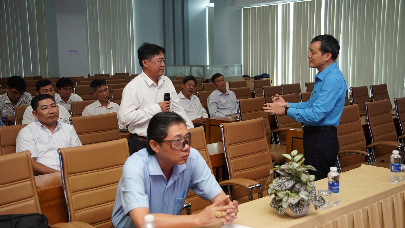 THẮP LỬA BẢN LĨNH CÁN BỘ CÔNG ĐOÀN VÀ LẮNG NGHE “NHỊP THỞ” NGƯỜI LAO ĐỘNG. 1