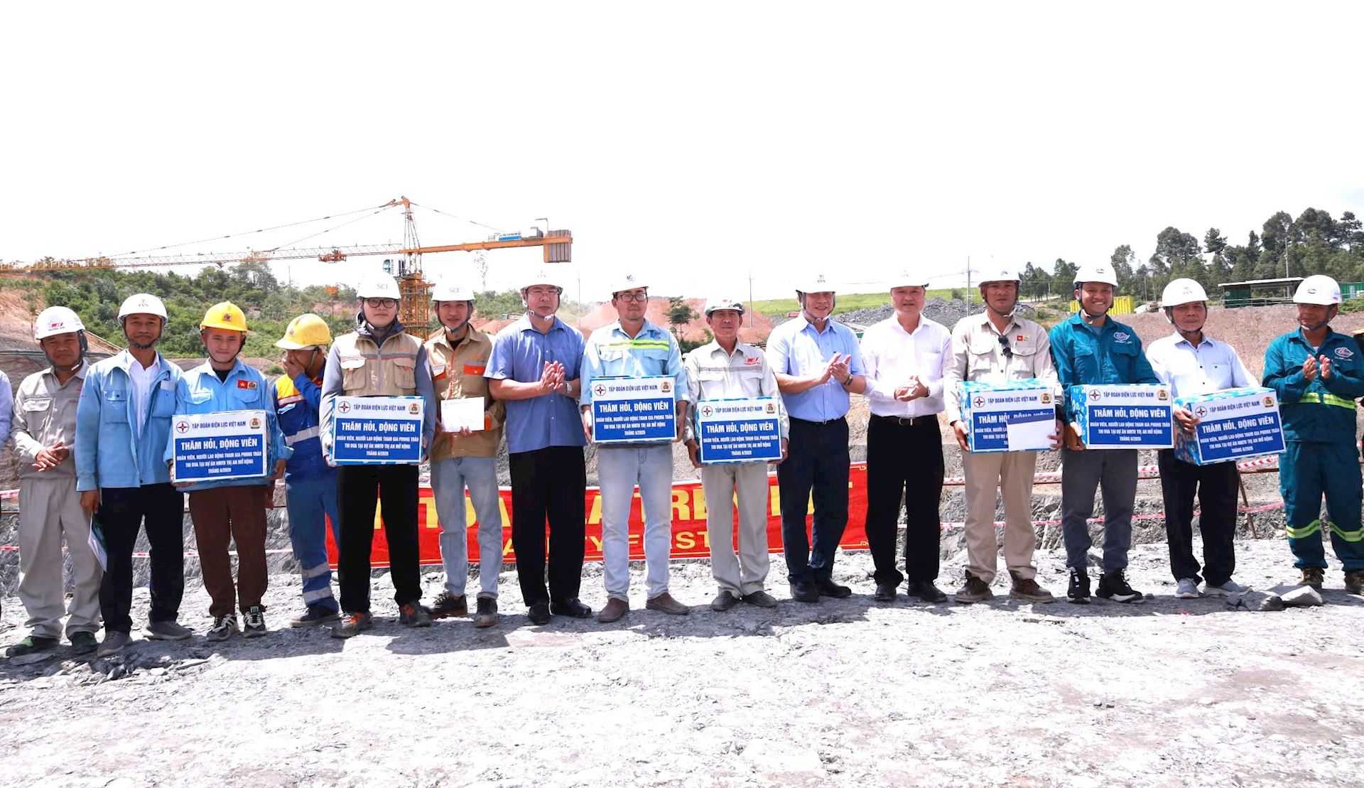 Thi đua trên công trường Nhà máy Thủy điện Trị An mở rộng, quyết tâm đưa công trình về đích