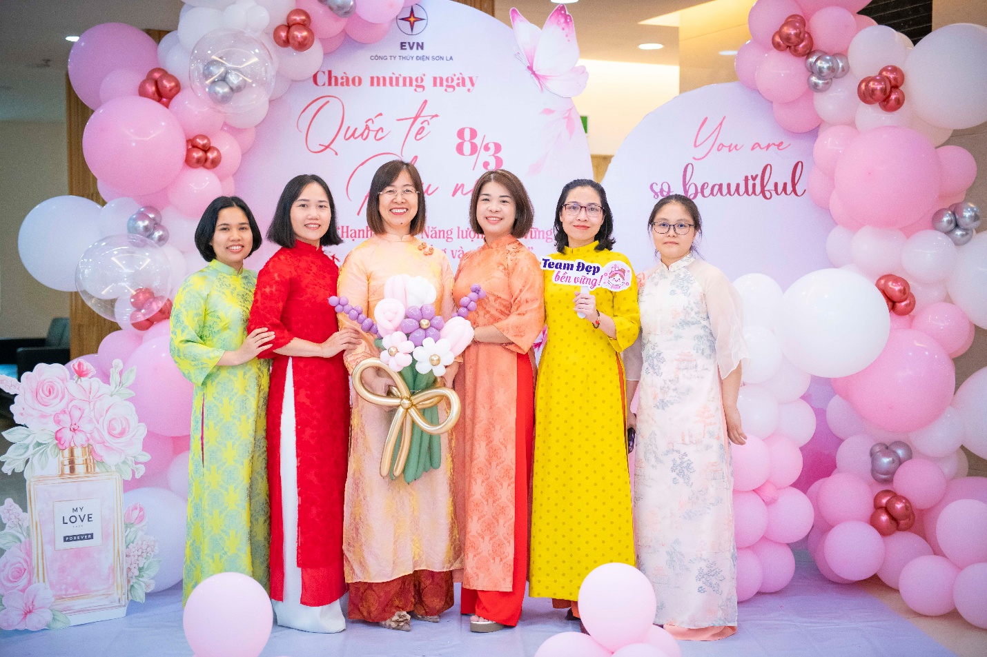 TỌA ĐÀM “HẠNH PHÚC – NĂNG LƯỢNG BỀN VỮNG CHO CUỘC SỐNG VÀ CÔNG VIỆC” Lan tỏa thông điệp sống tích cực tới nữ CBCNV Công ty Thủy điện Sơn La 3