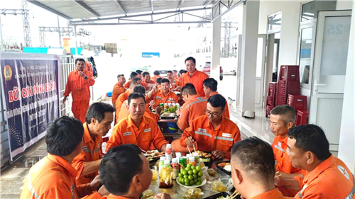 Bữa cơm công đoàn – gắn kết tình đồng nghiệp