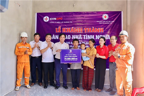Khánh thành nhà tình nghĩa cho gia đình khó khăn ở Quảng Trị