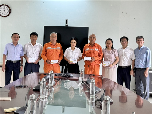 Công đoàn Công ty Điện lực Huế thăm hỏi đoàn viên, người lao động tại 12 đơn vị 