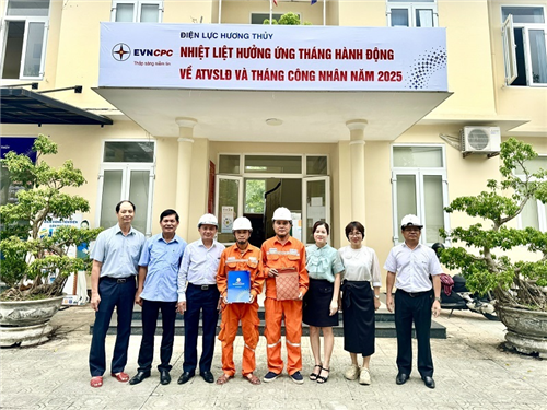 Công đoàn Công ty Điện lực Huế thăm hỏi đoàn viên, người lao động 