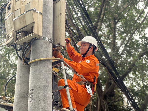 Công đoàn EVNHANOI phối hợp cùng chuyên môn trong việc đảm bảo cung ứng điện mùa khô năm 2023