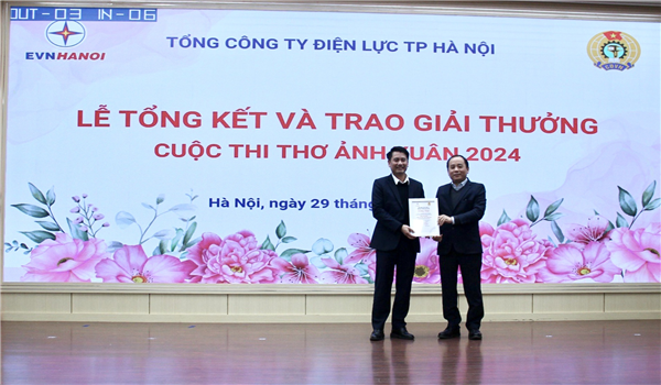 Công đoàn EVNHANOI tổng kết và trao giải Cuộc thi Thơ - Ảnh Xuân năm 2024