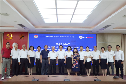 Công đoàn EVNHANOI gặp mặt các thế hệ cán bộ Công đoàn nhân kỷ niệm 96 năm ngày thành lập Công đoàn Việt Nam.