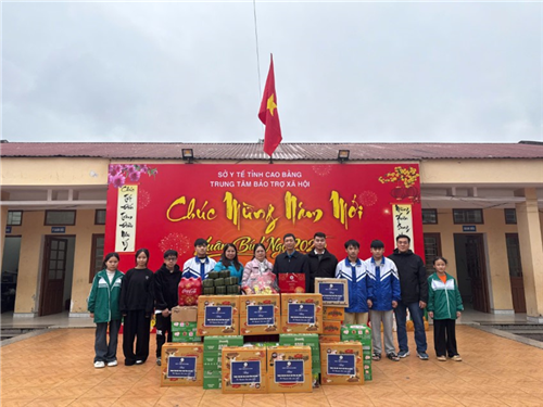 Công ty Điện lực Cao Bằng thăm, tặng quà Trung tâm Bảo trợ xã hội tỉnh nhân dịp Tết Bính Ngọ 2026