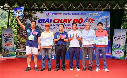 EVNNPT tổ chức giải chạy bộ “Sau những bước chân là ánh sáng” 