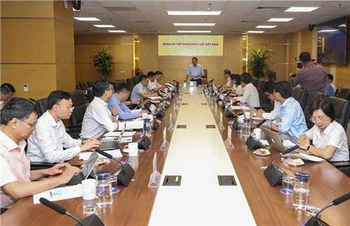Tiếp tục động viên CNVCLĐ chung sức, đồng lòng quyết tâm hoàn thành nhiệm vụ chính trị của Tập đoàn