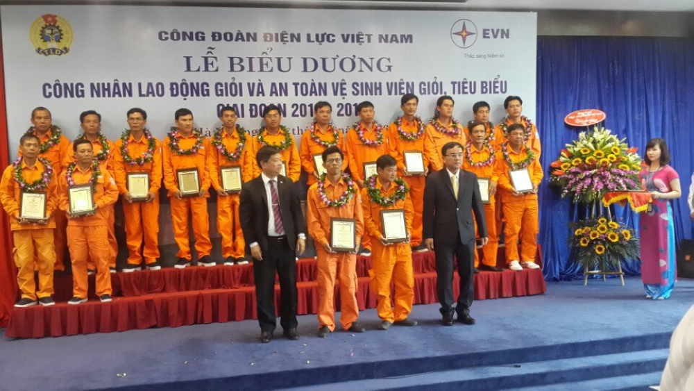 Bức chân dung của một gia đình “Tam đại đồng đường”