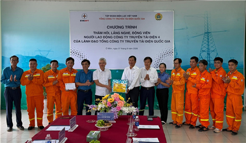 Lãnh đạo EVNNPT thăm hỏi, lắng nghe và động viên người lao động tại Truyền tải điện Cần Thơ