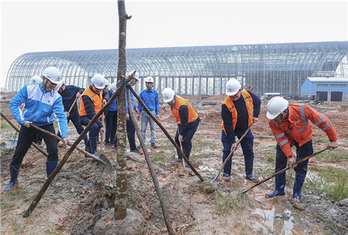 Chủ tịch Công đoàn Điện lực Việt Nam Đỗ Đức Hùng phát động Tết trồng cây năm 2025