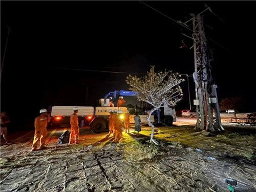 Giữa đêm sau bão, Nhơn Châu lại Sáng