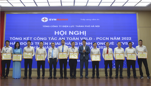 EVNHANOI phát động triển khai Tháng hành động về An toàn vệ sinh lao động và Tháng Công nhân năm 2023