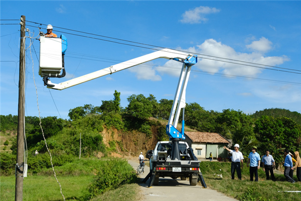 Công đoàn Công ty Điện lực Lâm Đồng - Giữ ánh sáng trong mỗi mái nhà