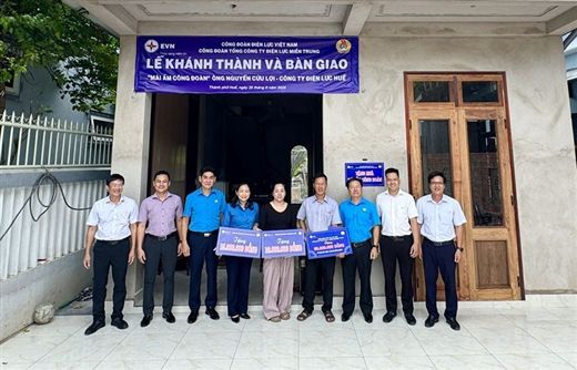 Lễ khánh thành và bàn giao nhà “Mái ấm Công đoàn” EVN cho đoàn viên 