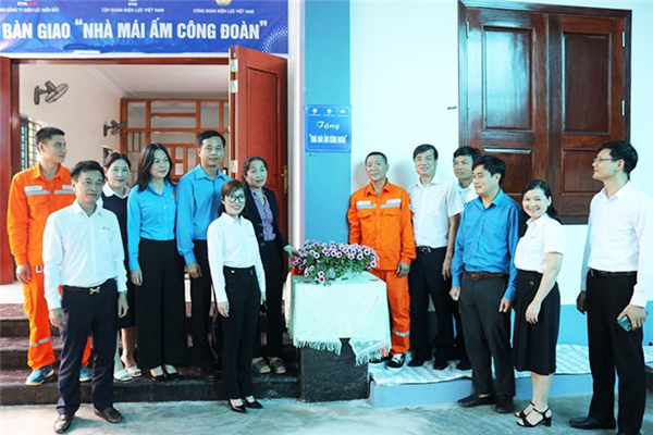 Công đoàn hỗ trợ Mái ấm Công đoàn cho đoàn viên đúng dịp cuối năm 2023