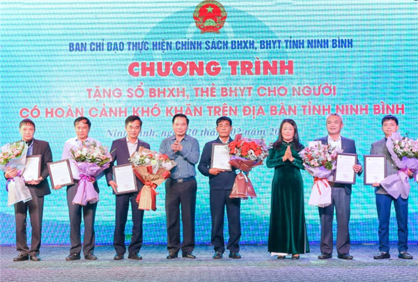 Công ty Điện lực Ninh Bình chung tay vì người nghèo