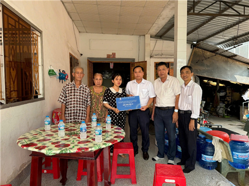Gần 1,8 tỷ đồng hỗ trợ đồng nghiệp không may qua đời 