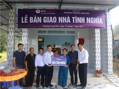 EVNGENCO1 trao tặng nhà tình nghĩa tại phường Trường Long Hòa, tỉnh Vĩnh Long