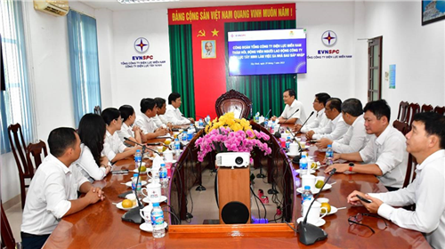 CHỦ TỊCH CÔNG ĐOÀN EVNSPC THĂM HỎI, ĐỘNG VIÊN NGƯỜI LAO ĐỘNG LÀM VIỆC XA NHÀ 