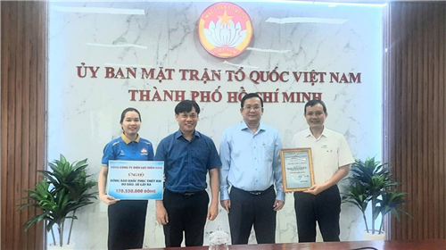 EVNSPC trao gửi tấm lòng, chung tay cùng đồng bào khắc phục hậu quả thiên tai