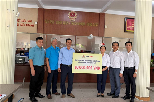 Công ty Công nghệ thông tin Điện lực miền Nam hướng về đồng bào bị lũ lụt.