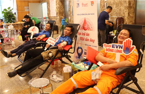 Tuần lễ hồng EVN – Khi những giọt máu hồng tiếp tục thắp sáng nghĩa tình người thợ điện Khánh Hòa