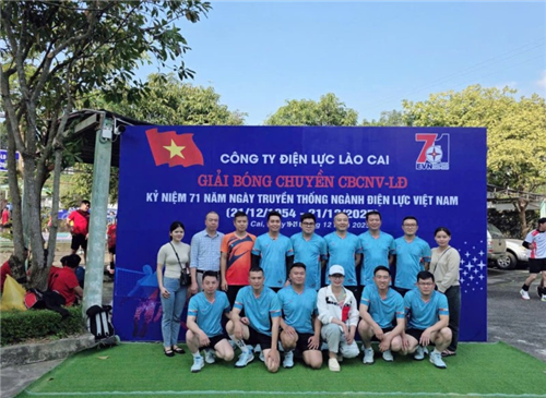 Sôi nổi các trận đấu Giải bóng chuyền nam CBCNV-LĐ Công ty Điện lực Lào Cai chào mừng 71 năm Ngày truyền thống ngành Điện