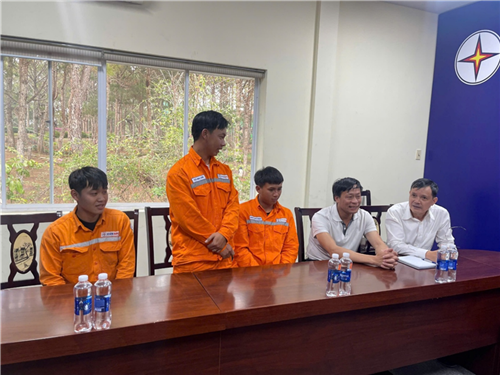 “Tết Sum vầy – Xuân ơn Đảng”, đang tiếp tục diễn ra tại Công đoàn Tổng công ty Điện lực miền Nam