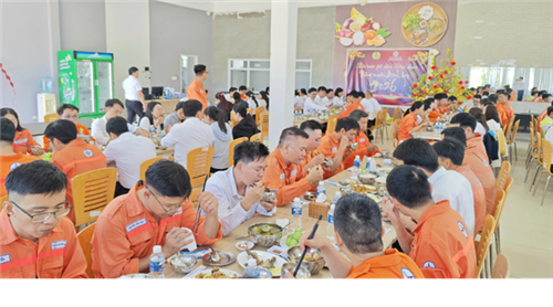 BỮA CƠM TẤT NIÊN CÔNG ĐOÀN TẠI CÔNG TY NHIỆT ĐIỆN VĨNH TÂN 