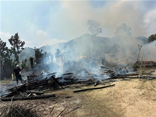 Nghĩa tình đầu xuân ở Nghĩa Đô: Đồng lòng khắc phục hỏa hoạn, sớm ổn định cuộc sống Nhân dân