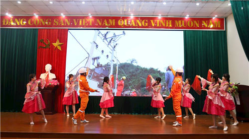 Hội thi dân vũ “Phụ nữ Công ty Điện lực Sơn La Kết nối -Tự tin -Tỏa sáng”