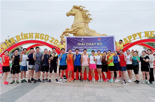 Công ty Điện lực Phú Thọ chạy bộ hưởng ứng Giờ Trái đất 2026 và mừng sinh nhật EVNNPC Runners Club