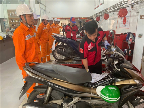 Công đoàn Công ty Điện lực Ninh Bình: 1.306 người lao động được hỗ trợ kinh phí bảo dưỡng phương tiện xe máy cá nhân 