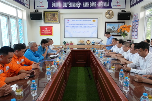Công đoàn Điện lực Việt Nam thăm hỏi, động viên người lao động Điện lực Giao Thủy - Công ty Điện lực Ninh Bình