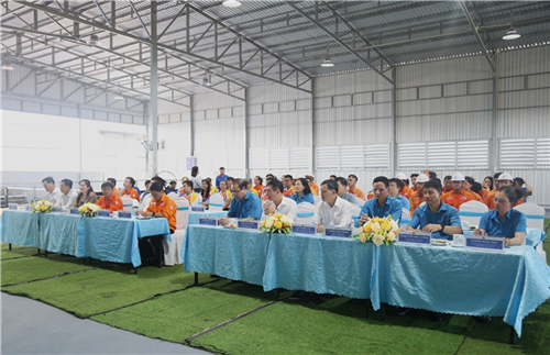 Phát động phong trào trồng cây “Đời đời nhớ ơn Bác Hồ” và khánh thành sân thể thao phục vụ người lao động