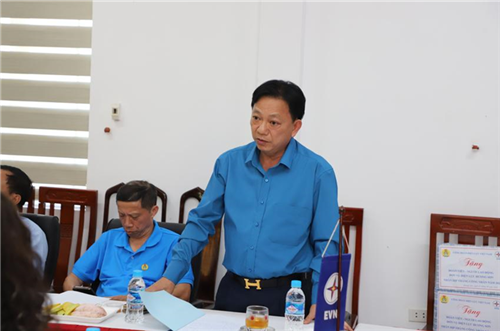 Ấm lòng dòng điện mùa hạ: Công đoàn Điện lực Việt Nam thăm, động viên người lao động Điện lực Hương Sơn