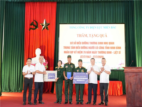 EVNNPC tri ân người có công với cách mạng nhân kỷ niệm 79 năm Ngày Thương binh - Liệt sĩ