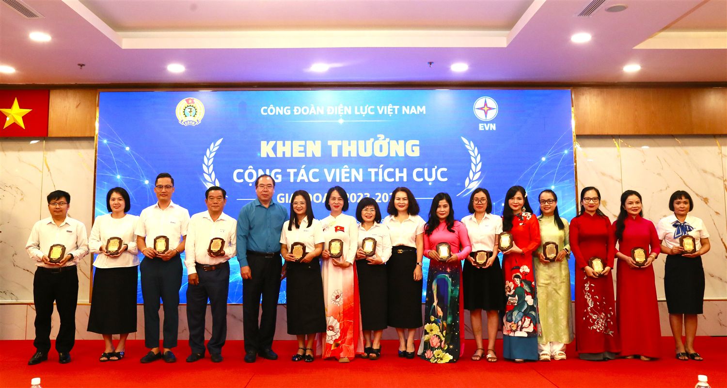 Công đoàn Điện lực Việt Nam ra mắt giao diện mới Trang thông tin điện tử và Fanpage, biểu dương 32 cộng tác viên
