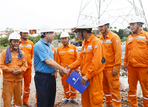 Dấu ấn Công đoàn Điện lực Việt Nam tại Hội nghị tổng kết Tháng Công nhân, Tháng hành động về ATVSLĐ năm 2026