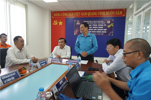 Công đoàn Tổng Công ty Điện lực miền Nam thăm hỏi người lao động tại Đội Quản lý điện: Chợ Lách và Long Hồ