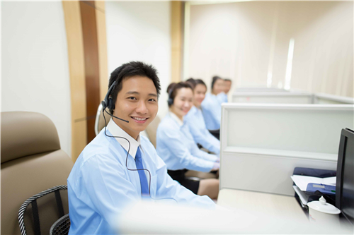 Cán bộ nhân viên trong EVN cài đặt thí điểm ứng dụng CSKH