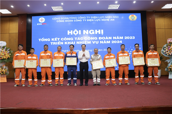 Công đoàn Công ty Điện lực Nghệ An đã thực hiện tốt chủ đề năm 2023: “Kết nối công nhân, xây dựng tổ chức”