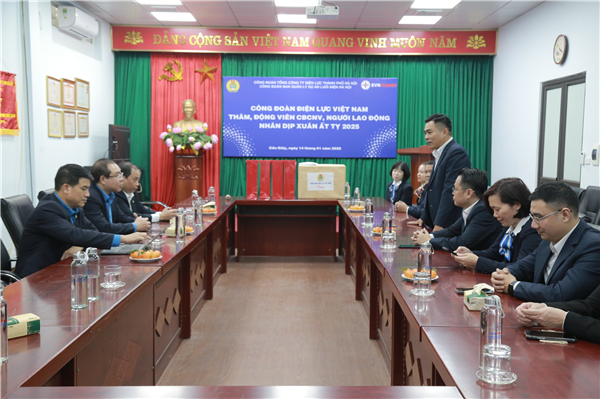 Chủ tịch Công đoàn Điện lực Việt Nam thăm hỏi, động viên và chúc Tết người lao động các Ban QLDA của EVNHANOI 