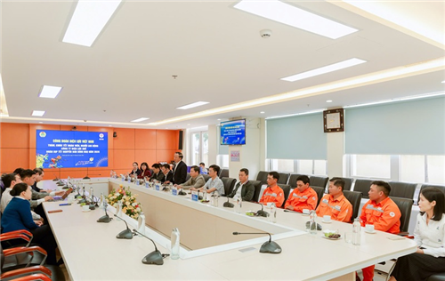 Công đoàn Điện lực Việt Nam thăm, chúc tết đoàn viên người lao động Công ty Điện lực Huế 