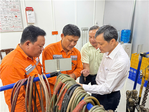 Tháng công nhân tại PC Vĩnh Long