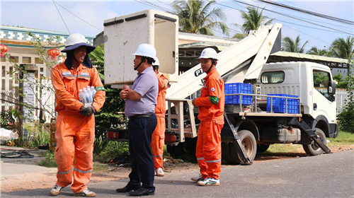 CHỦ ĐỘNG ĐẢM BẢO CẤP ĐIỆN - CHĂM LO CHO NGƯỜI LAO ĐỘNG 